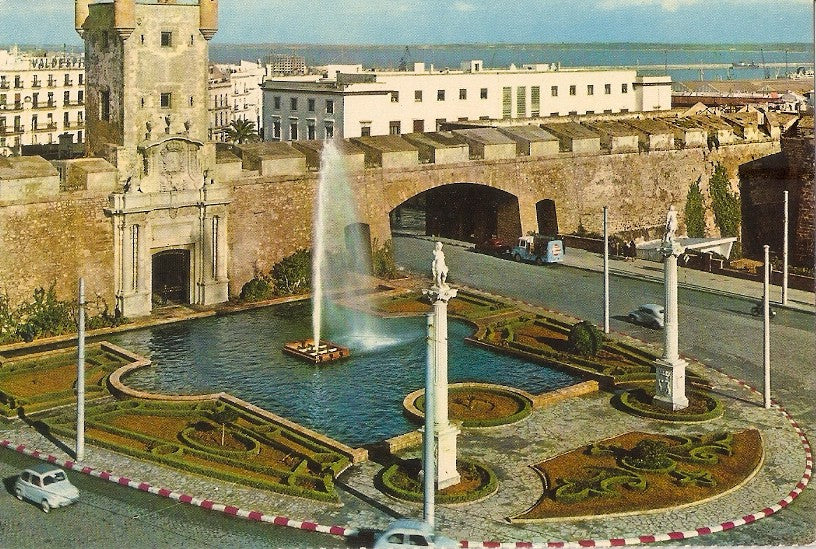 Postal 030776 : Cadiz. Puerta de tierra. Monumentos a S. Servando y S. German
