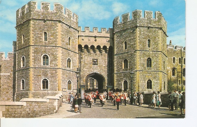 Postal 030925 : Henry VIII Gateway Windsor