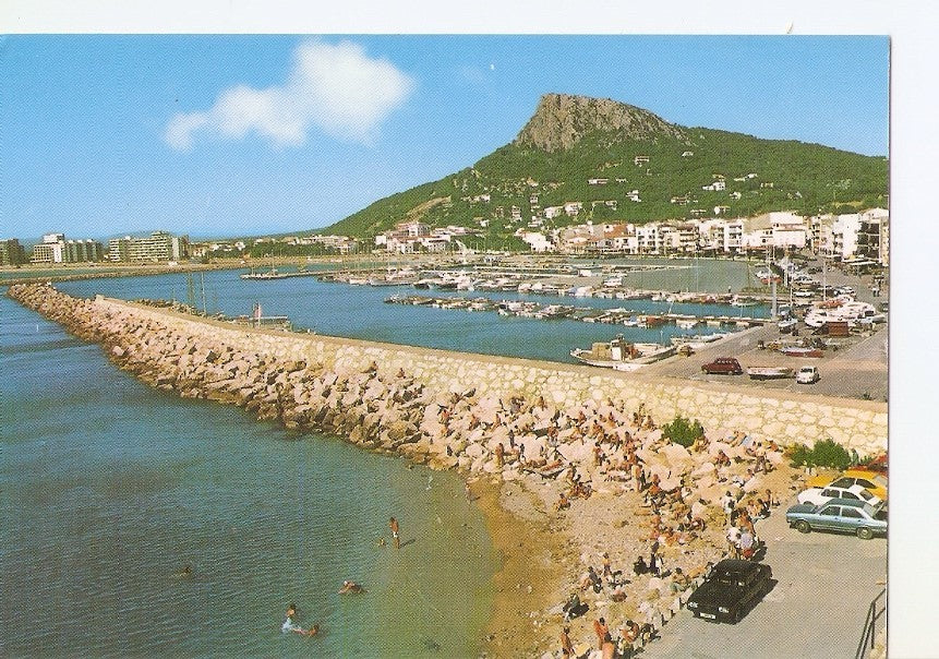 Postal 030953 : Estartit (Costa Brava). Vista Parcial al fondo Roca Maura