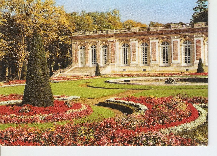 Postal 030961 : Versailles - Le grand Trianon. Le jardin haut et laille droite