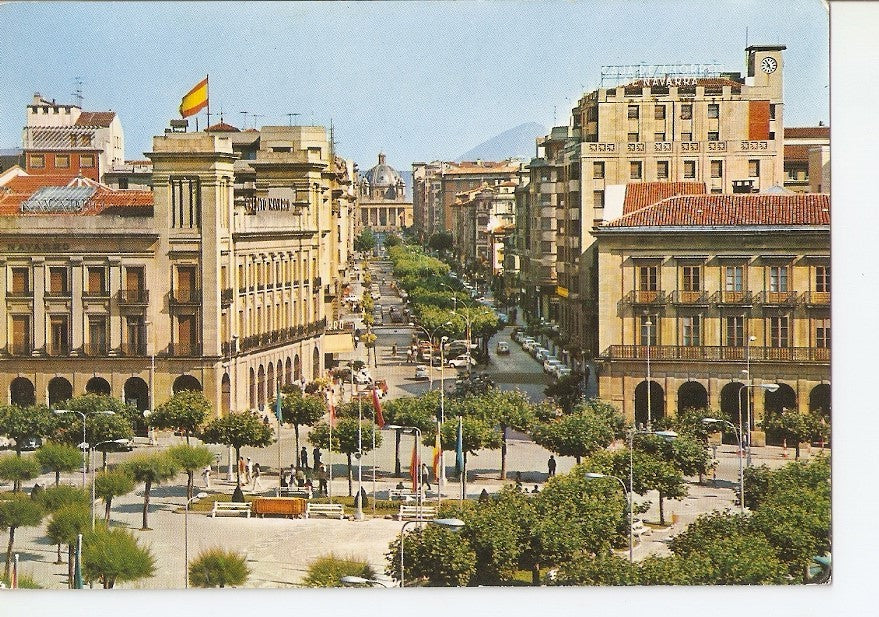 Postal 031065 : Pamplona. Plaza del Castillo y Avenida de Carlos III