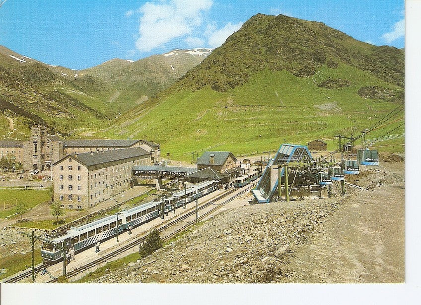 Postal 031072 : Santuari de Nuria (Girona). Moderno tren de cremallera y telecabinas a la residencia