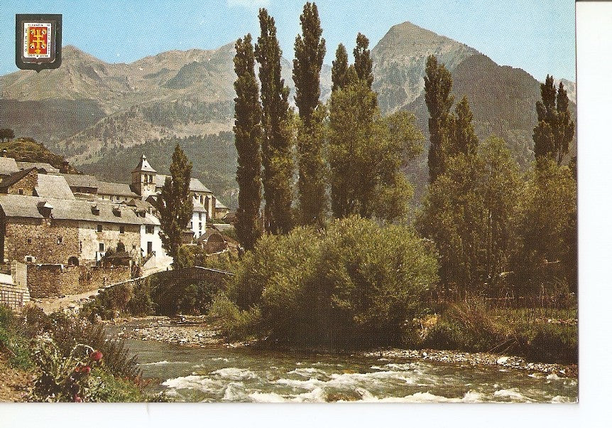 Postal 031080 : Pirineo Aragones (Huesca). Sallent de Gallego (Valle de Tena). Vista parcial puente romanico. Rio Aguas Limpias y Monte Honciecho