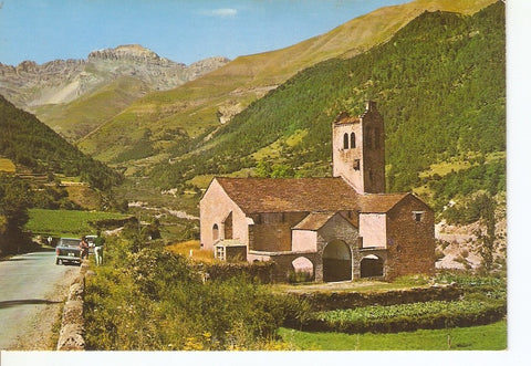 Postal 031081 : Linas de Broto-Pirineo Aragones. Iglesia romanica y Tendeñera al fondo