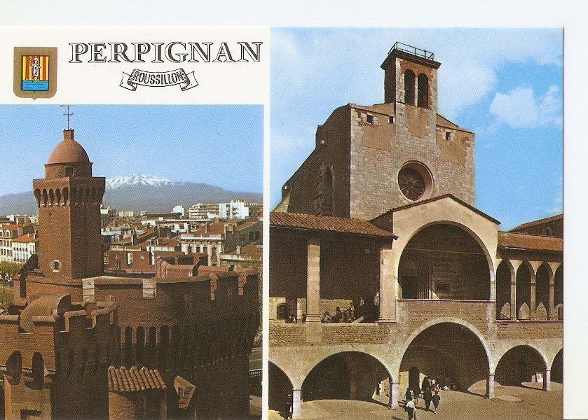 Postal 031100 : Le Castillet (XIV) et le Palais des Rois de Majorque (XIII) la cour dhonneur