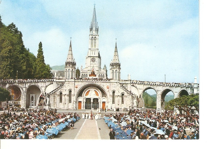 Postal 031287 : Lourdes. The Basilique et la Benediction of the sick