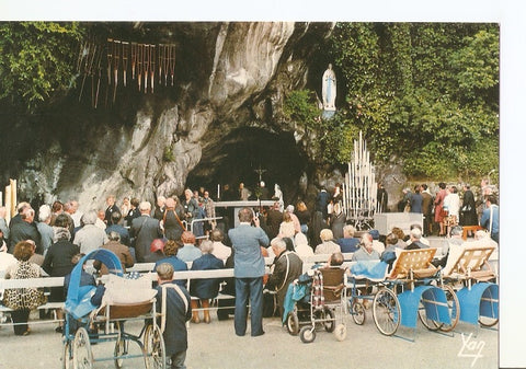 Postal 031288 : Lourdes. La Grotte Miraculeuse