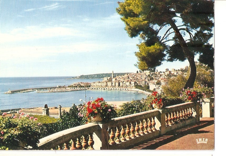 Postal 031456 : La Cote dAzur. Menton (Var). Echappee sur la vielle ville