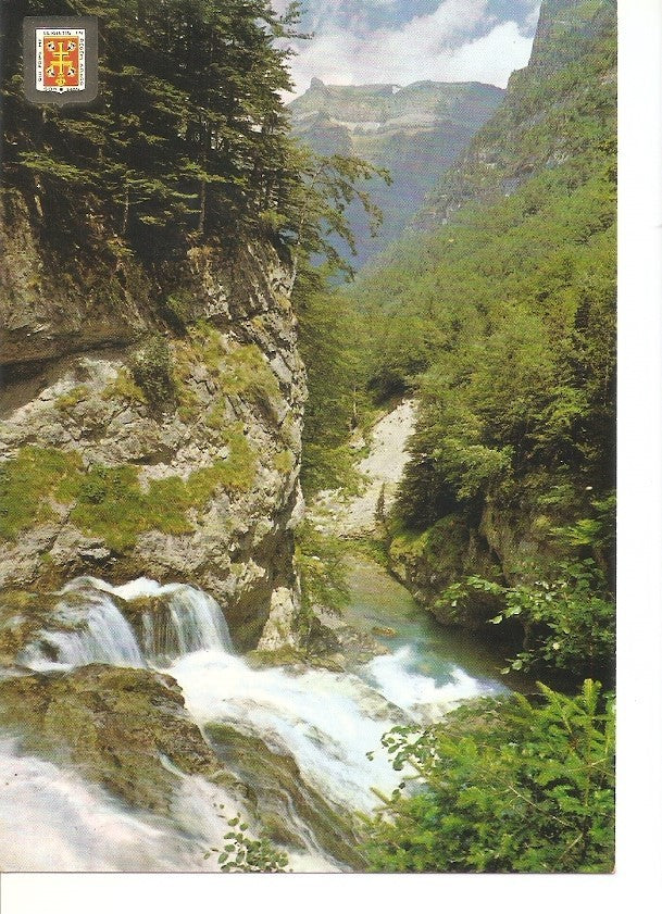 Postal 031517 : Parque Nacional de Ordesa. Estrecho de Arazas al fondo Pico de Salazons