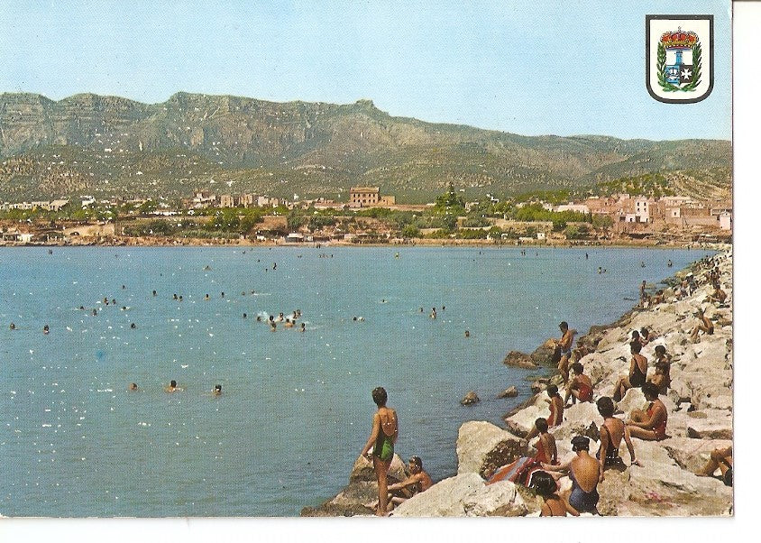 Postal 031582 : Costa Dorada (Tarragona). San Carlos de la Rapita. Rocas del muelle al fondo la playa