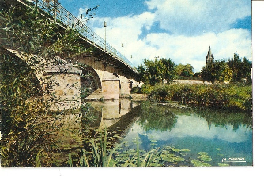 Postal 031815 : Deols (In dre). Le pont sur l?indre