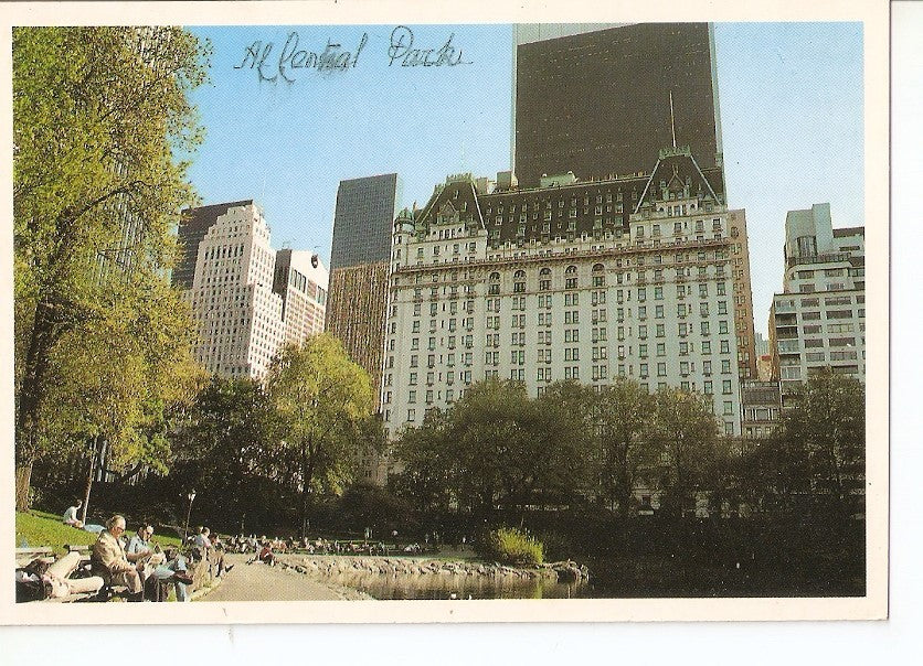 Postal 032048 : Tranquil Central Park Lake surrounded by New York Hotels and Skyscrapers