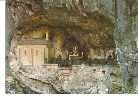 Postal 032108 : Covadonga. La Cueva