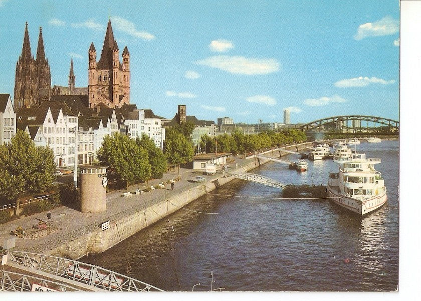 Postal 032142 : Koln am Rhein Rheinufer bei den Dampferanslegestellen mit Blick zum Dom