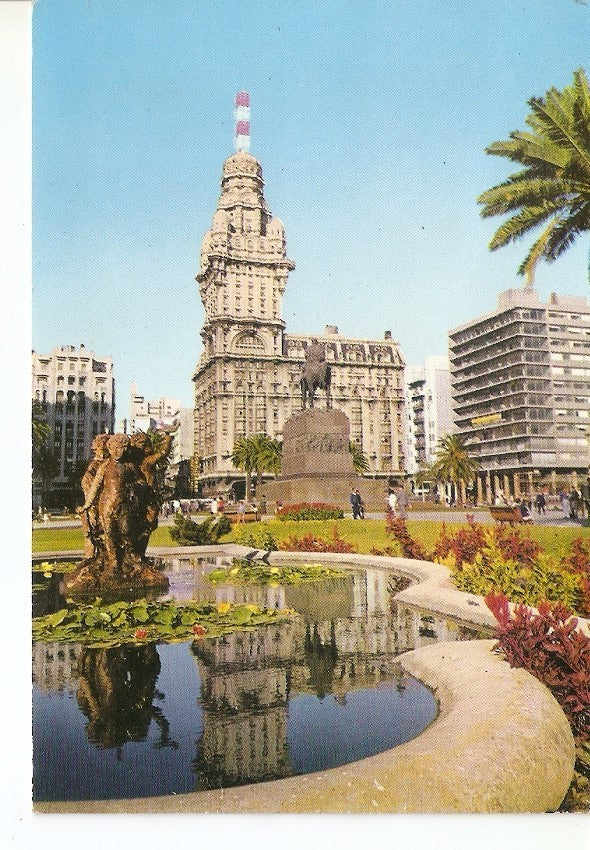 Postal 032227 : Montevideo. Plaza Independencia