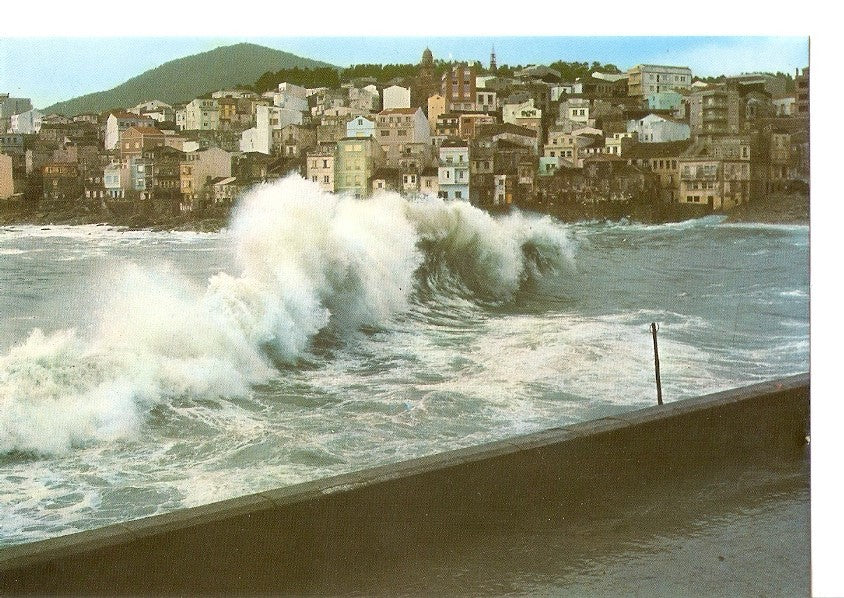 Postal 032285 : Galicia. Rompeolas en la Costa