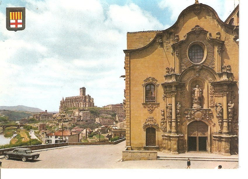 Postal 032374 : Manresa. Santa Cova façana de lEsglesia (segle XVIII) al fons la Seu (segle XIV)
