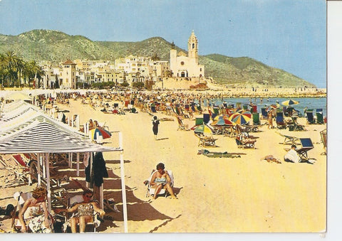Postal 032388 : Sitges. Toldos y bañistas en la playa