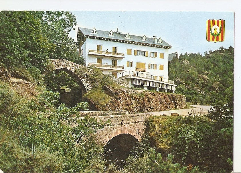 Postal 032417 : Castellar de NHug (Pirineo Catalan). Puente romanico y hostal Les Fonts