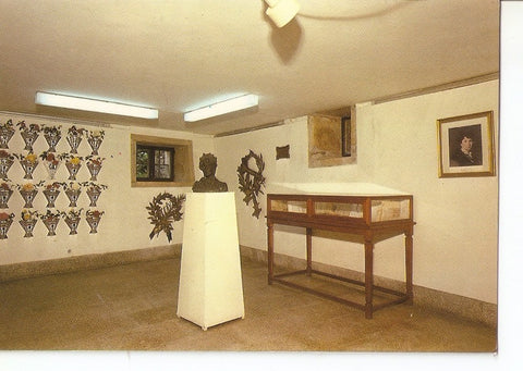 Postal 032576 : Casa - Museo de Rosalia. Sala de Ofrendas