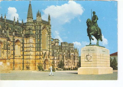 Postal 032598 : Batalha (Portugal). Mosteiro e estatua equestre de D. Nuno Alvares Pereira