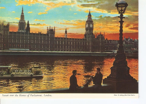 Postal 032725 : Sunset over the Houses of Parliament London