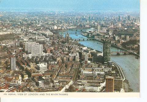 Postal 032737 : An aerial view of London and the River Thames