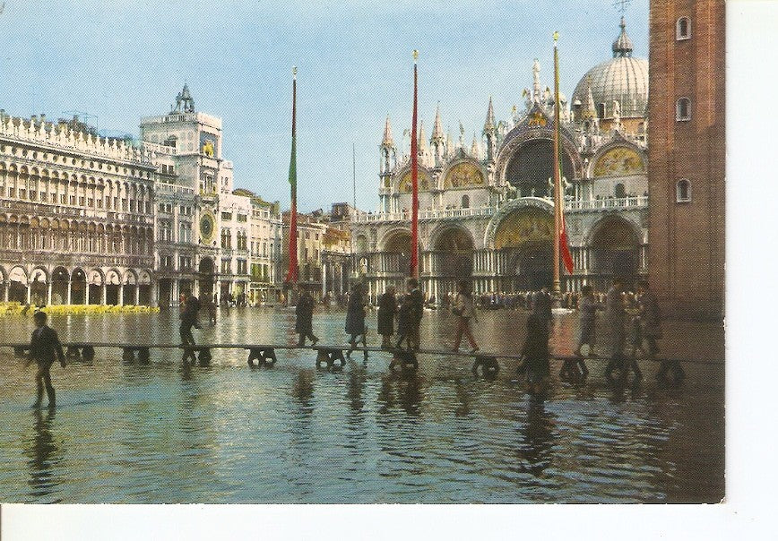 Postal 032854 : Venezia. Exceptional high tide on S. Mark Square