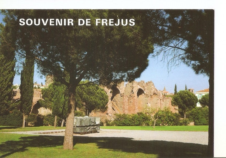 Postal 032948 : La Cote dAzur. Frejus les arenes romaines et le gisant