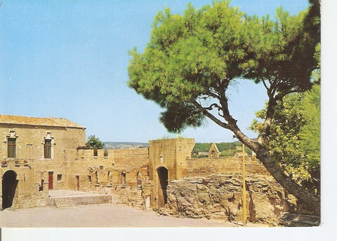 Postal 032992 : Salon de Provence. Château de lEmperi. La Cour dEntree et le Musee