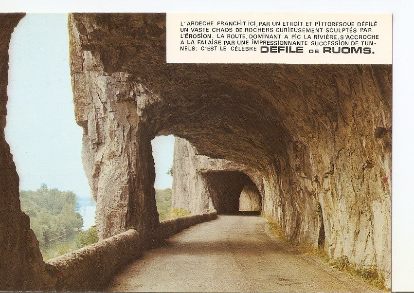 Postal 033002 : Les Gorges de lArdeche Le Defile de Ruoms