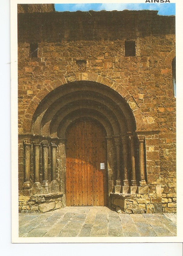 Postal 033033 : Ainsa .- Pirineo Aragones. Portada Parroquial romanico s. XII