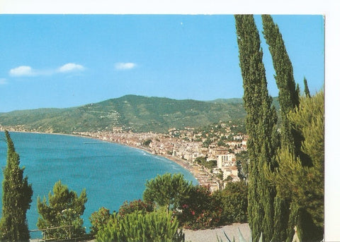 Postal 033095 : Alassio. Veduta panoramica de levante. Italia