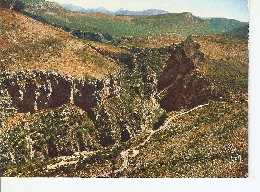 Postal 033142 : Gorges du Verdon. Aux Cavaliers des Basses-Alpes