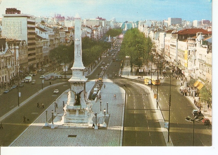 Postal 033160 : Lisboa - Portugal. Restauradores y Calle de la Libertad