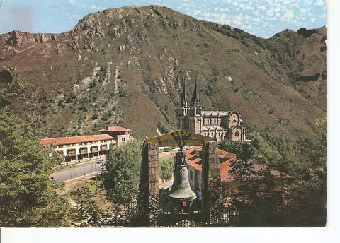 Postal 033243 : Covadonga (Asturias). La Basilica