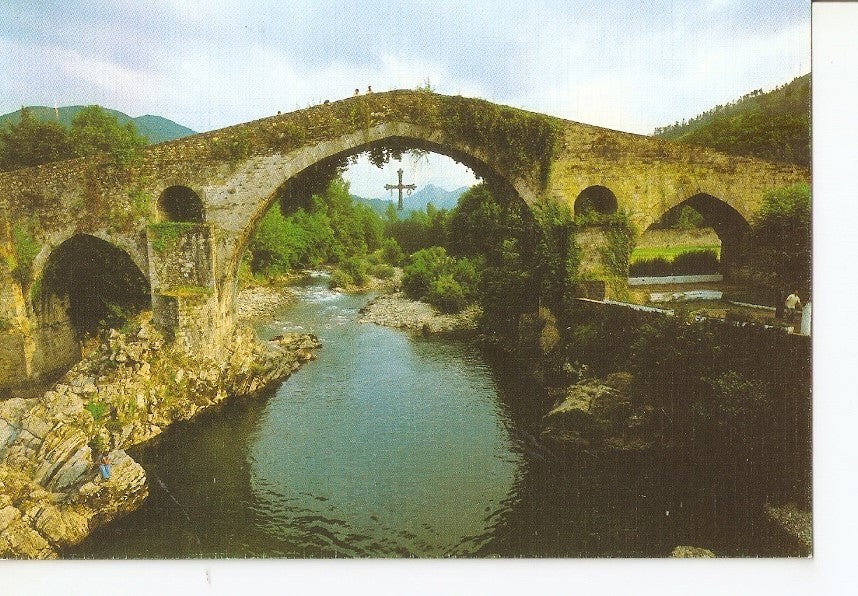 Postal 033248 : Cangas de Onis (Principado de Asturias). Puente medieval romanico siglo XIII y Rio Sella