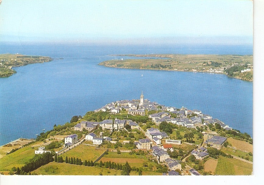 Postal 033249 : Castropol. Vista aerea. Ria del Eo