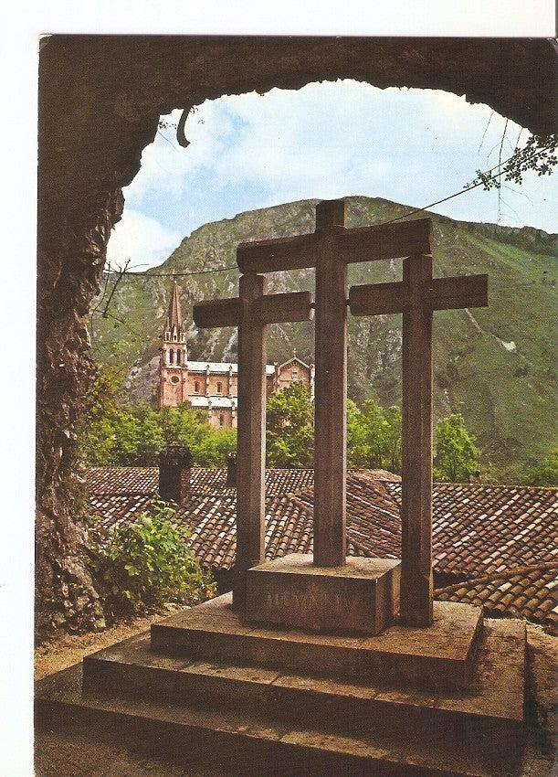 Postal 033250 : Covadonga. Crucero y Catedral
