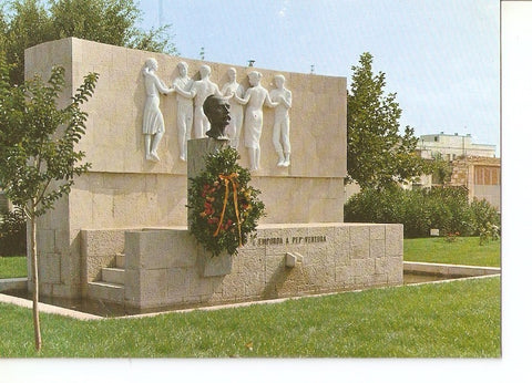 Postal 033303 : Figueras. Monumento a Pep Ventura