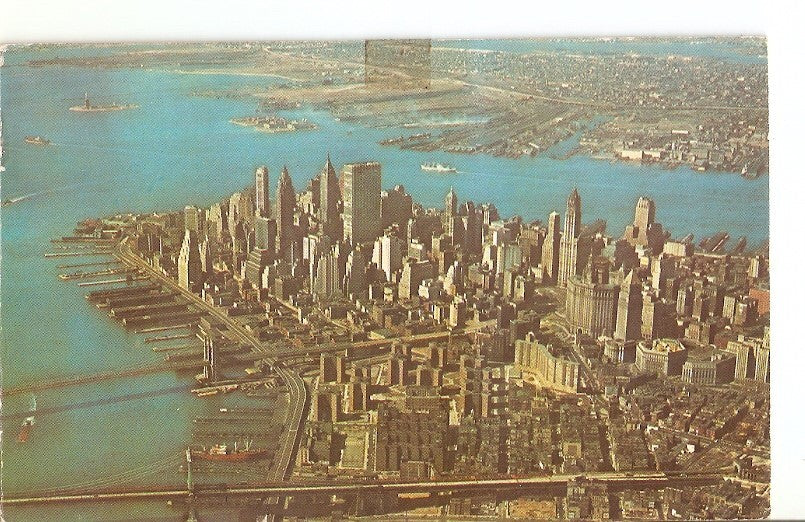 Postal 033517 : Lower Manhattan skyline from the air New York City
