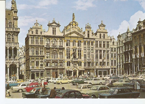 Postal 033541 : Brussels: a typucal corner of the Market Place
