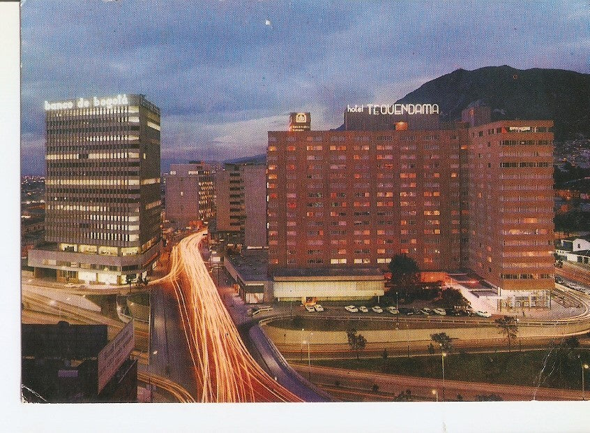 Postal 033623 : Aspecto nocturno del Tequendama y Bando de la Republica en el centro de la ciudad. Bogota Colombia