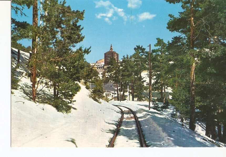 Postal 033662 : Puerto de Navacerrada. Vista parcial ferrocarril y Residencia Educacion y Descanso