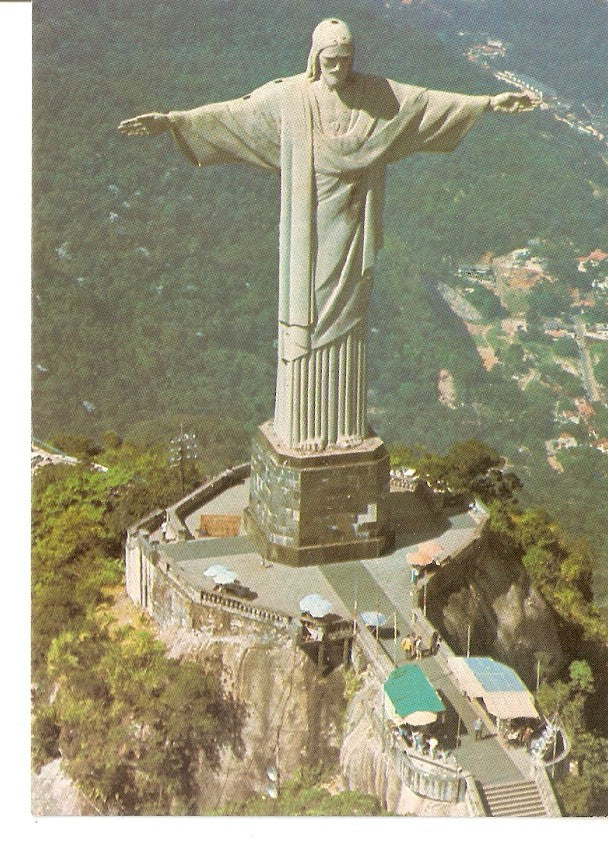 Postal 033815 : Brasil turistico. Rio de Janeiro. Air view of the Monument to the Redeemer Christ on the Corcovado rock