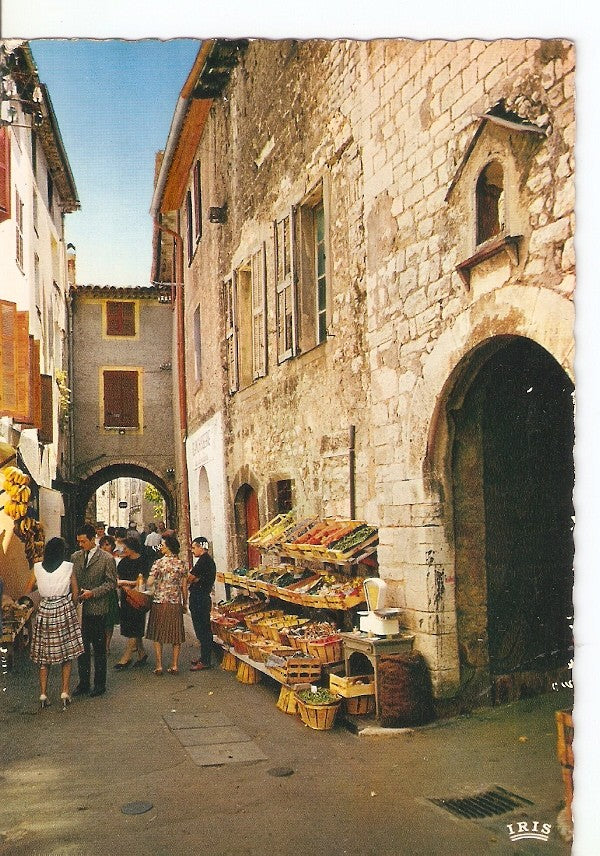 Postal 033897 : Vence. La Rue de lEvêche. Reflects de la Cote dAzur