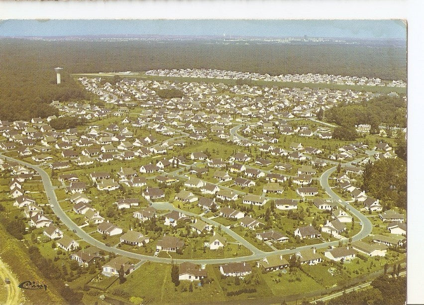 Postal 033997 : Lesigny - Vue aerienne
