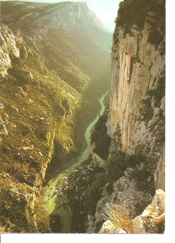 Postal 034005 : Les Gordes du Verdon Hauts Lieux de la Provence. Vue de la Route des Crêtes