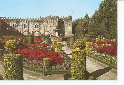 Postal 034024 : Braga. Portugal. Jardin de St. Barbara. Al fondo el antiguo Palacio Arzobispal hoy Biblioteca Municipal