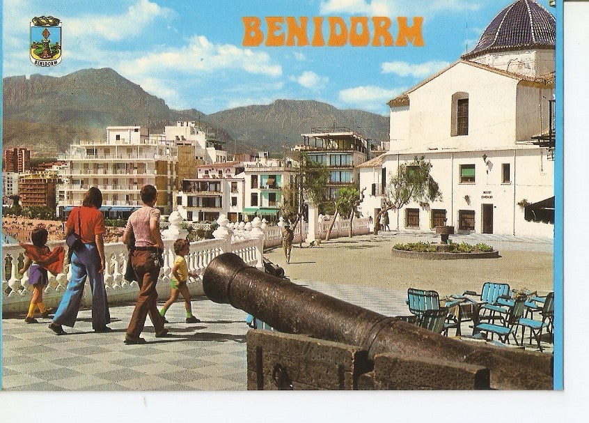 Postal 034147 : Benidorm (España). Plaza Castelar